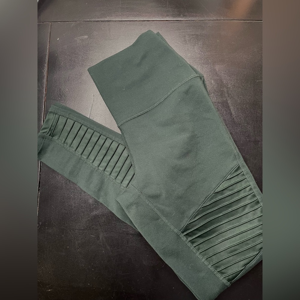 ALO Yoga Forest Green Leggings small